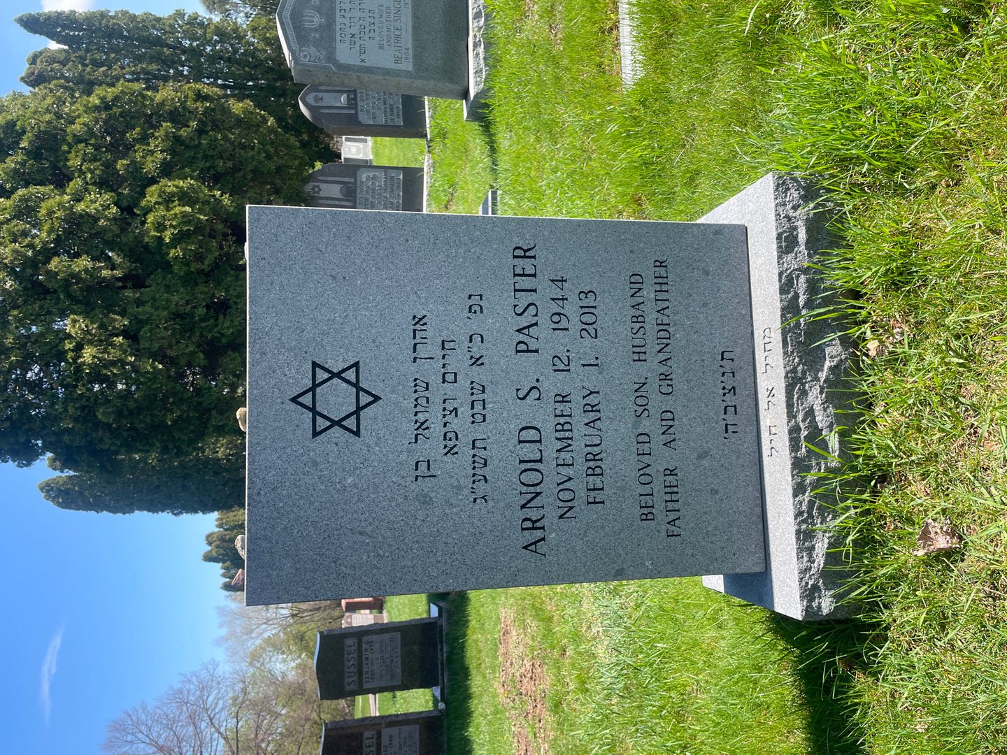 Arnold S. Paster's grave. Photo 1