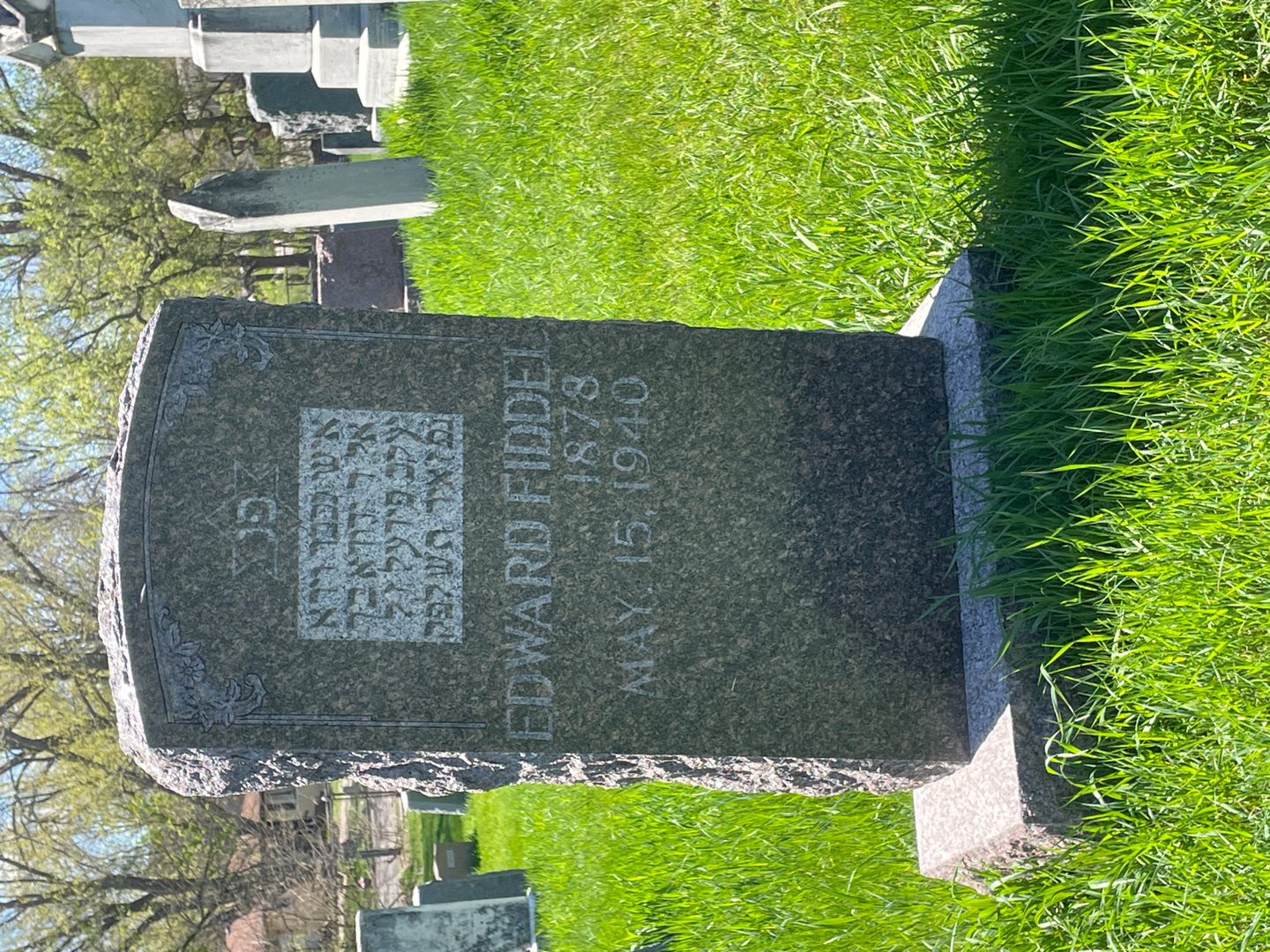 Edward Fiddel's grave. Photo 1