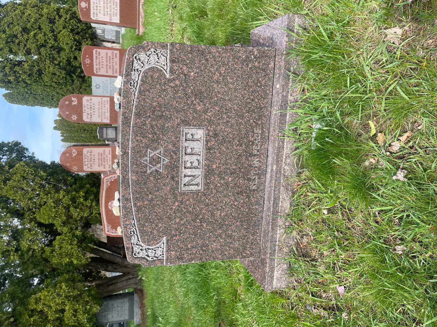 Fred Neff's grave. Photo 1