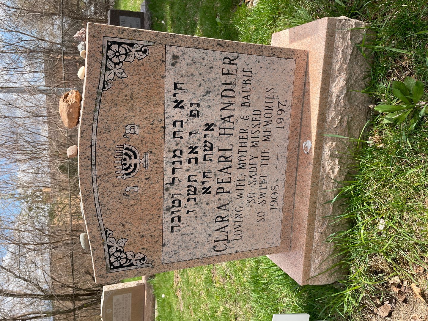 Clara Pearl Handler's grave. Photo 1
