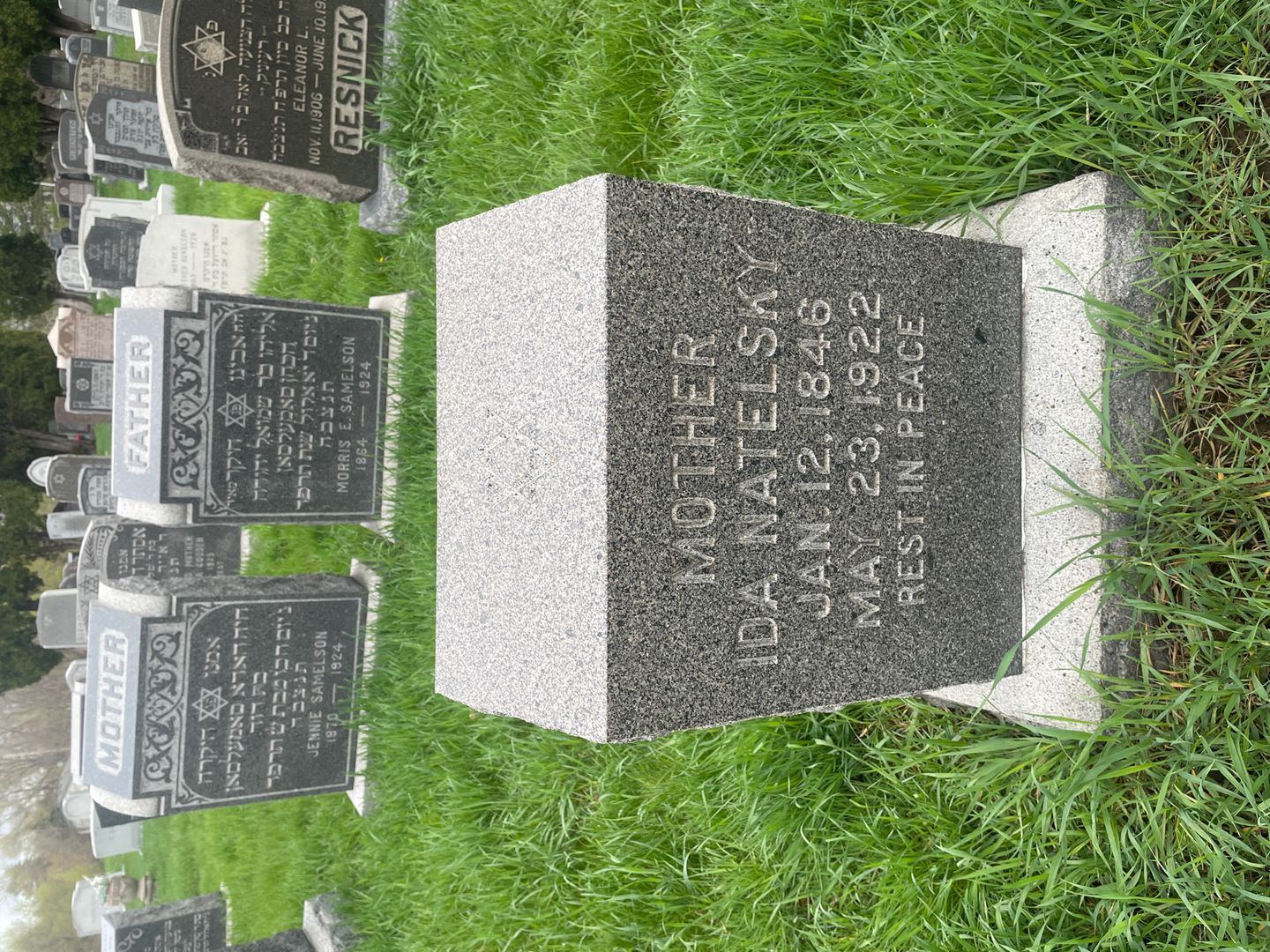 Ida Natelsky's grave. Photo 1