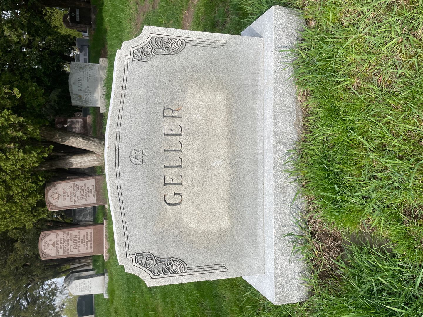 Gussie Geller's grave. Photo 1