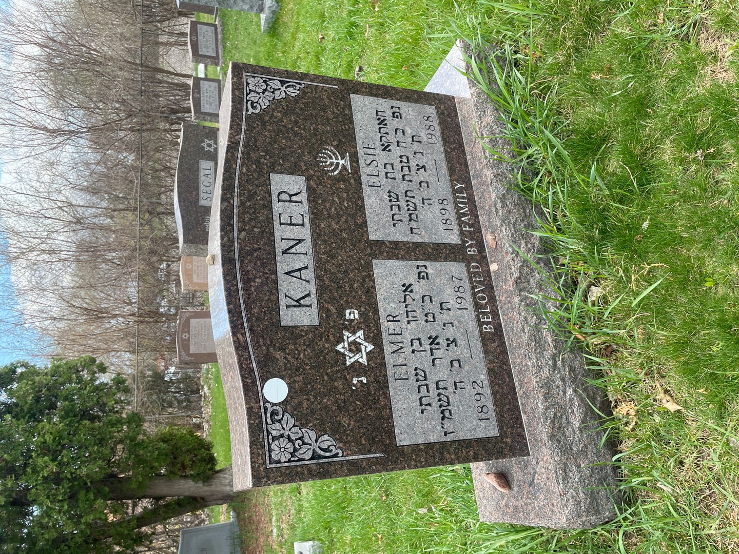 Elsie Kaner's grave. Photo 1