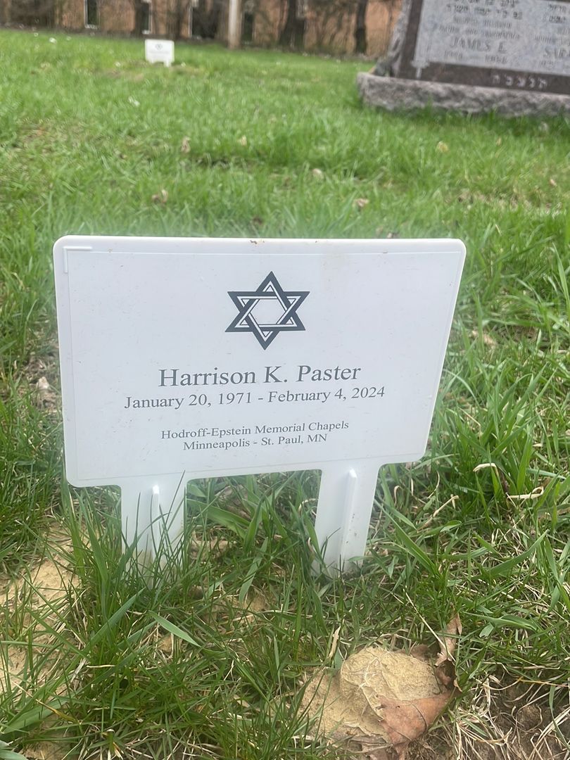 Harrison K. Paster's grave. Photo 1