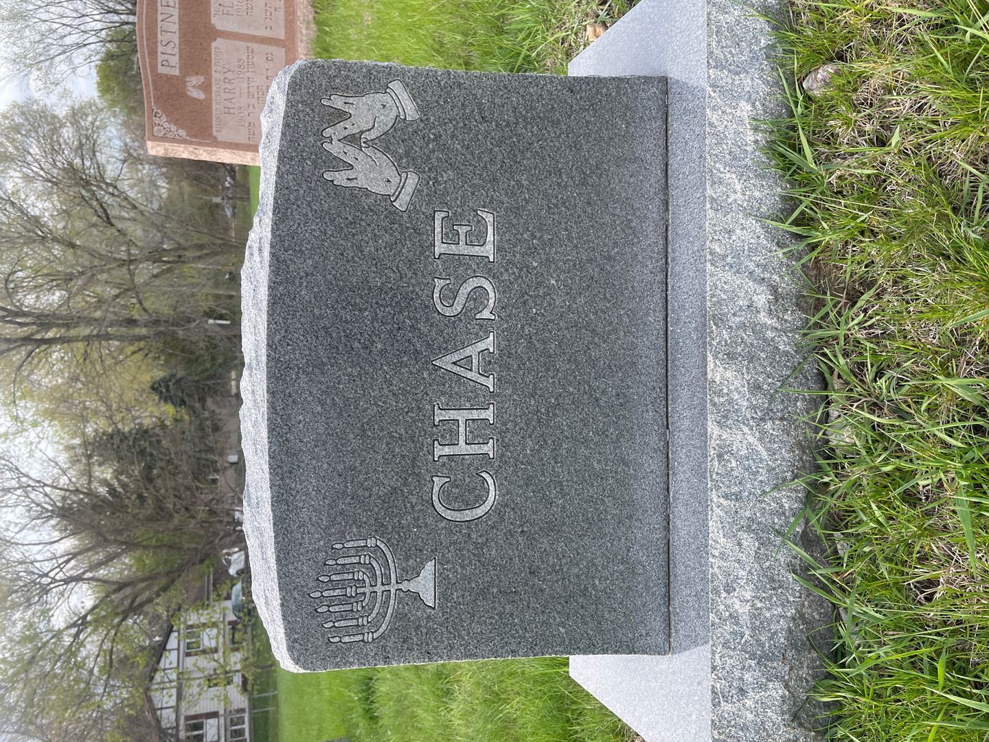 Benjamin Chase's grave. Photo 1