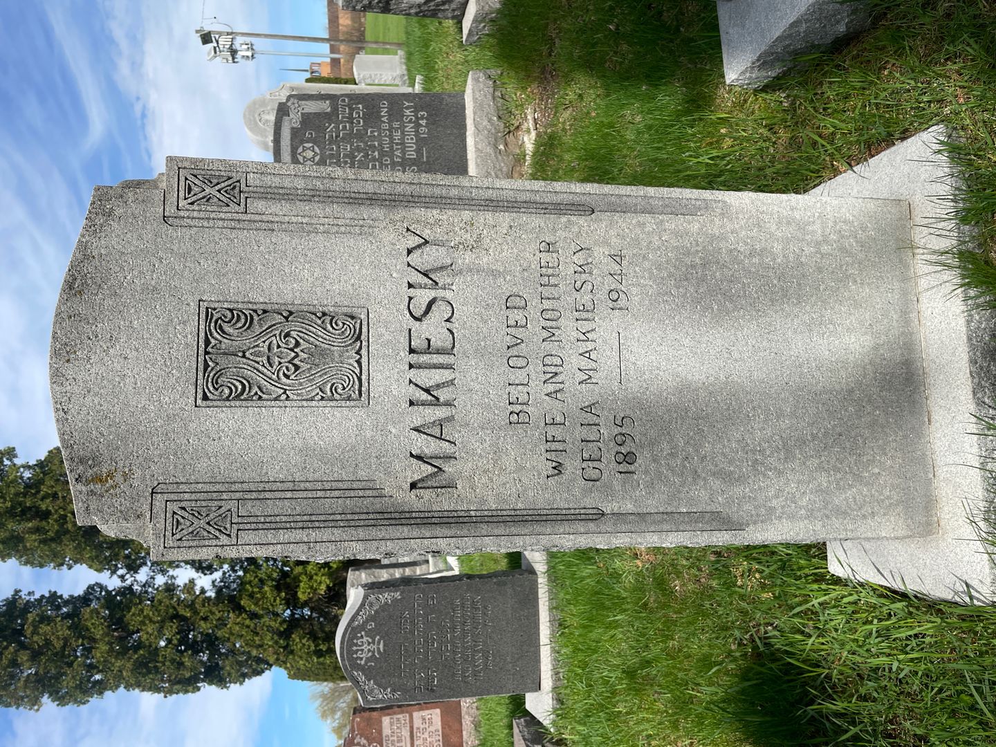 Celia Makiesky's grave. Photo 1