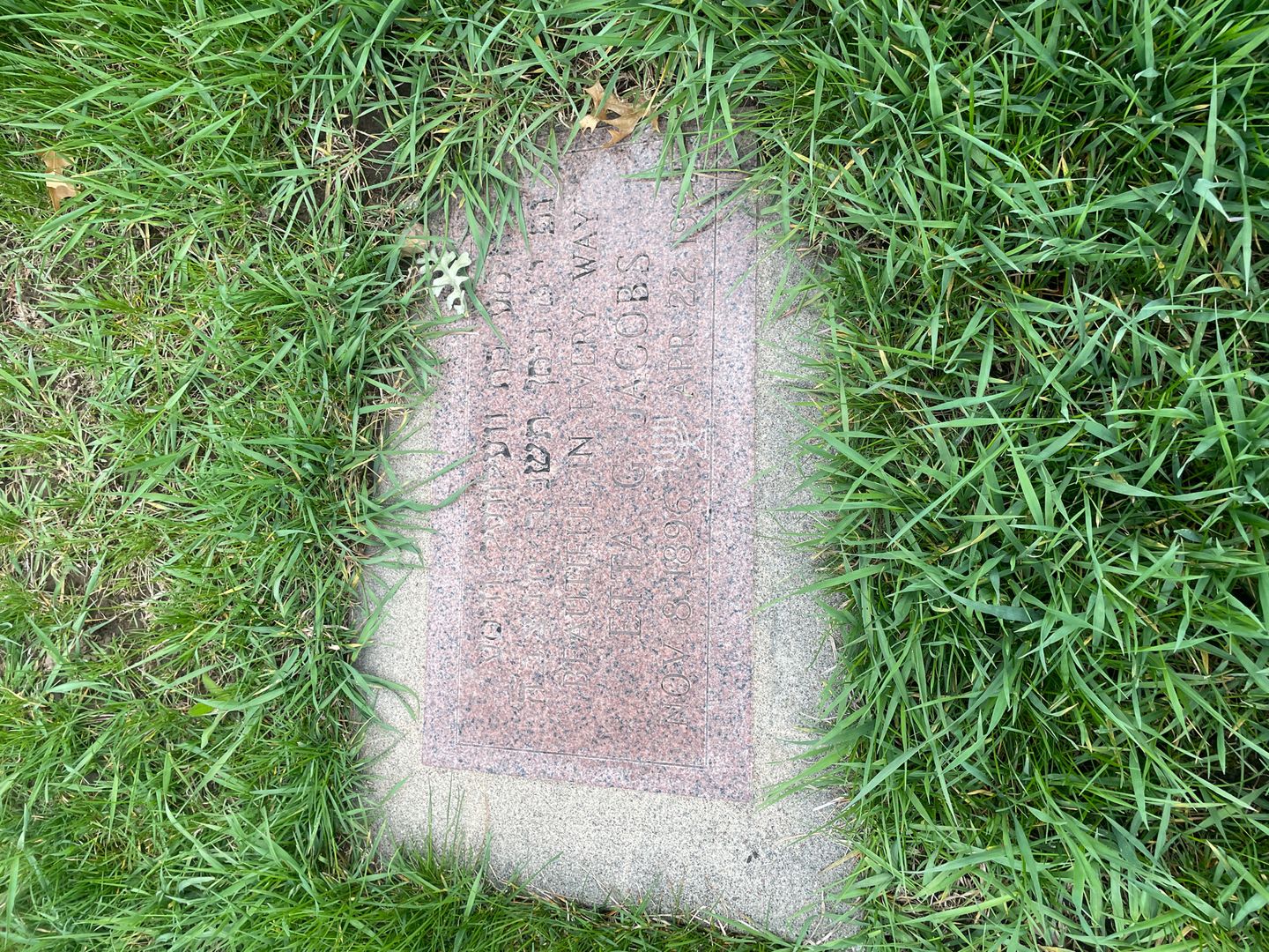 Etta G. Jacobs's grave. Photo 1