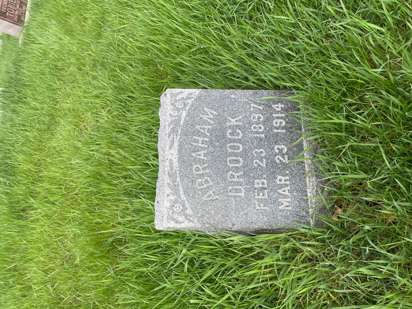 Abraham Droock's grave. Photo 1